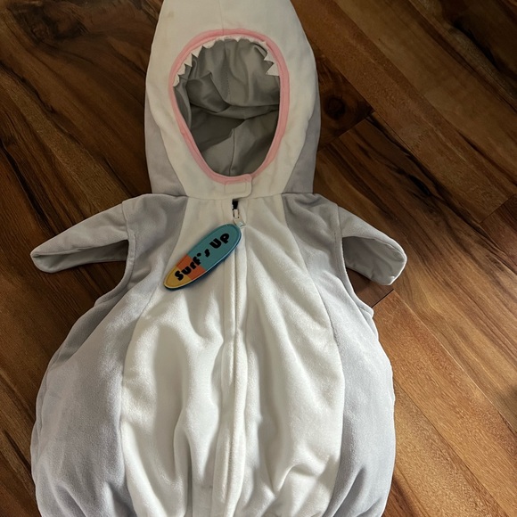 3/6M GOING WILD - shark costume NWT - Picture 1 of 6